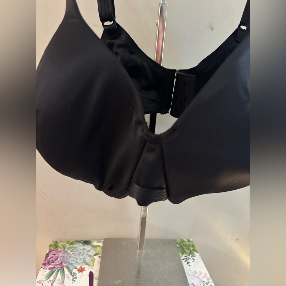 Bali Smoothing Black Bra 36DD NWT - Picture 3 of 9